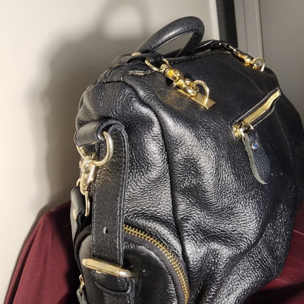 Handbags - Picture 6 of 11